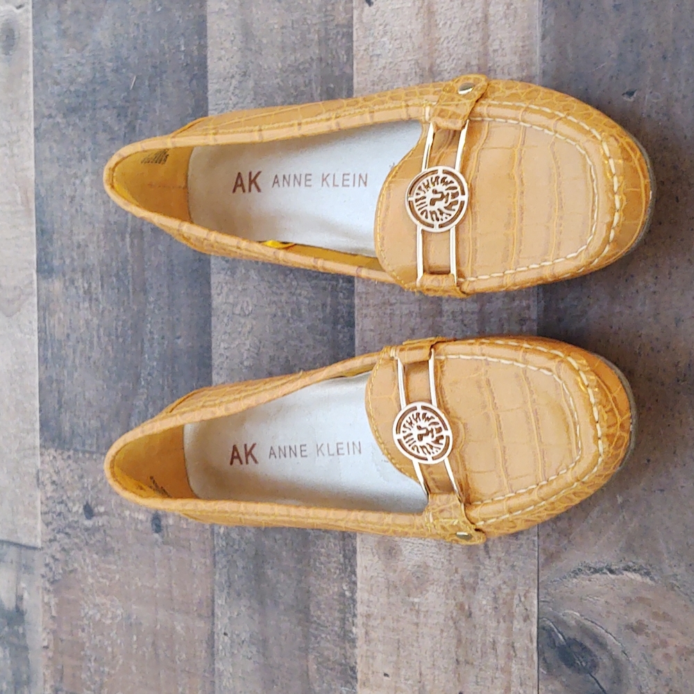 Anne Klein faux leather Croc embossed loafers 6.5 - Picture 2 of 7